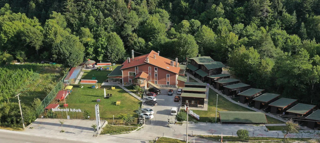 Abant Bahçeli Köşk Otel Bungalov En uygun fiyat garantisi
